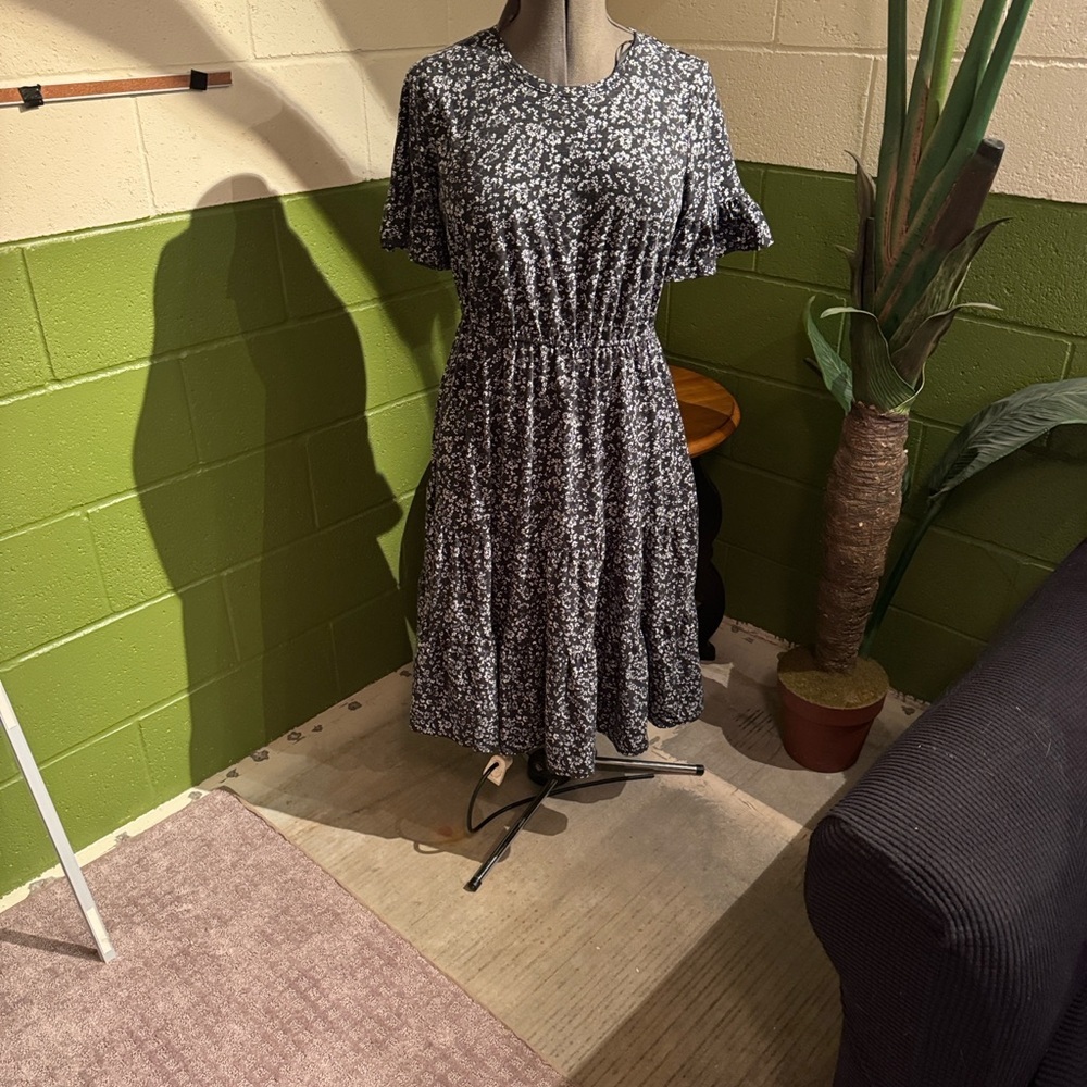 CeCe Black and White Patterned Midi Dress